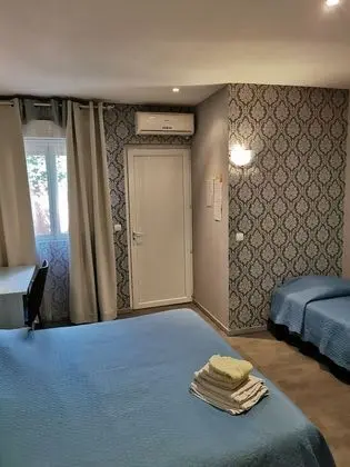Üç Kişilik Oda