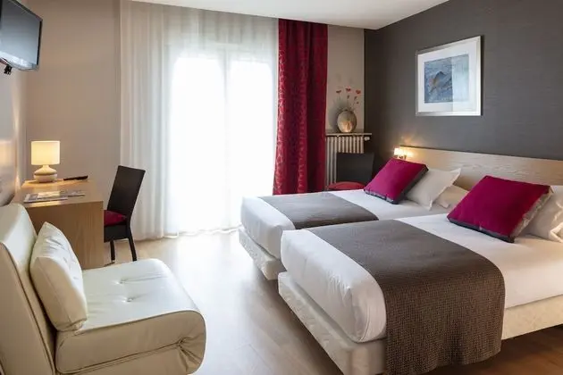 Üç Kişilik Oda, Dağ Manzaralı