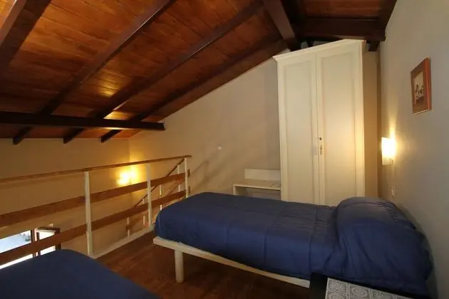 Üç Kişilik Oda