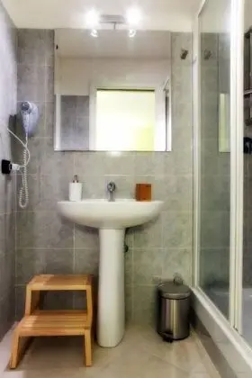 Standard Tek Büyük Yataklı Oda