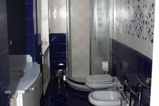 Classic Tek Büyük Yataklı Oda (CAMERA BLU)