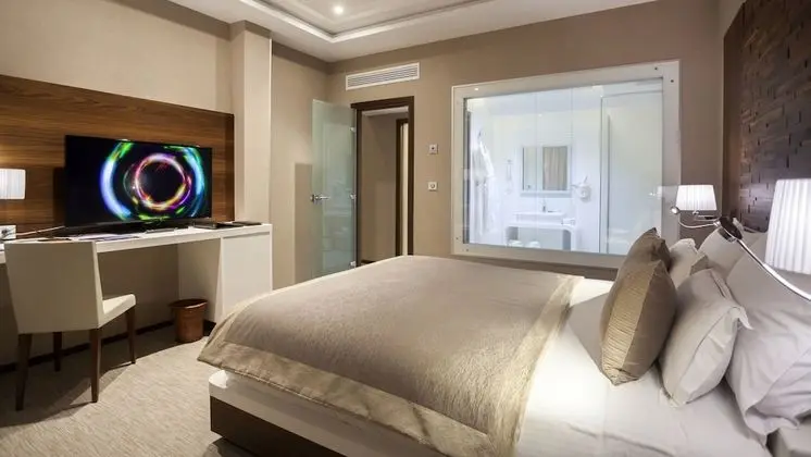 Deluxe Tek Büyük Yataklı Oda