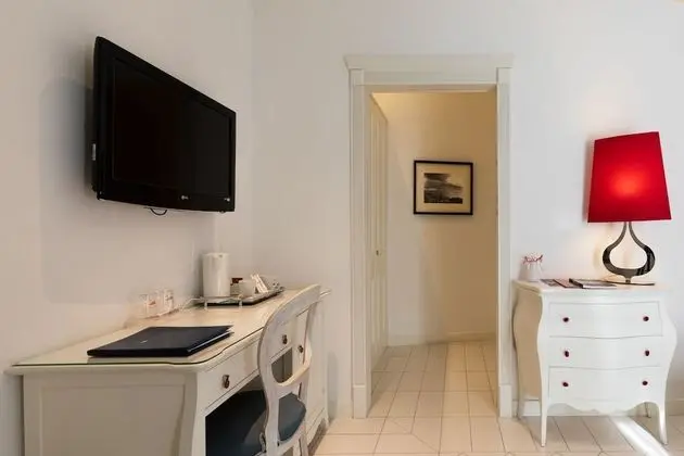 Deluxe Tek Büyük Yataklı Oda