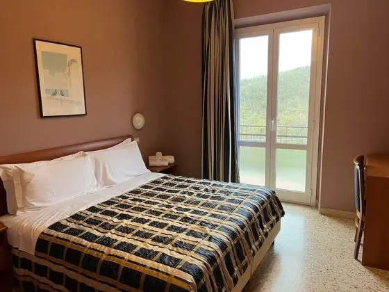 Comfort Tek Büyük veya İki Ayrı Yataklı Oda