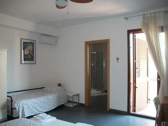 Üç Kişilik Oda