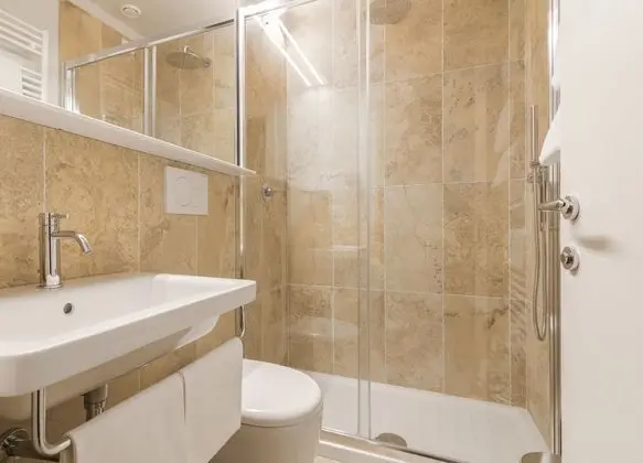 Tek Büyük Yataklı Oda, Balkon