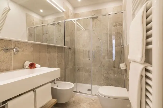 Tek Büyük Yataklı Oda, Balkon