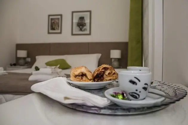 Tek Büyük Yataklı Oda, Balkon