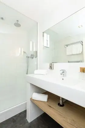 Comfort Tek Büyük veya İki Ayrı Yataklı Oda