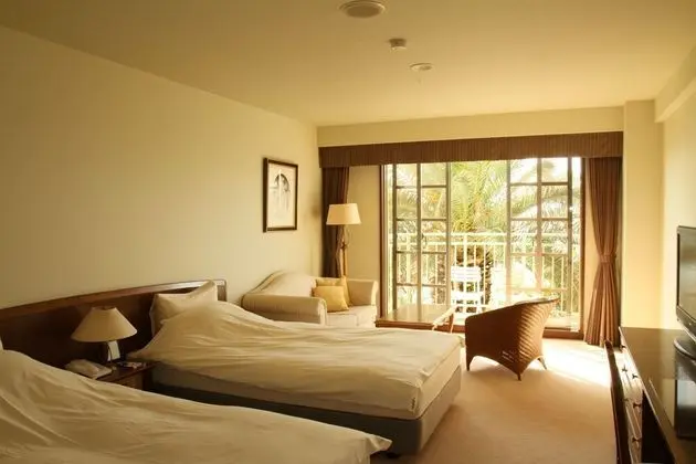 Üç Kişilik Oda (2nd Floor, Partial Ocean View)