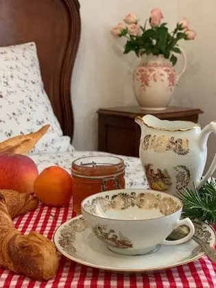 Tek Büyük Yataklı Oda (Emmanuelle)