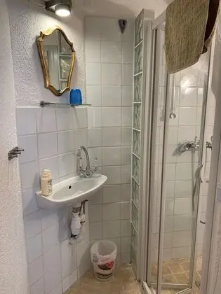 Tek Büyük Yataklı Oda (Emmanuelle)