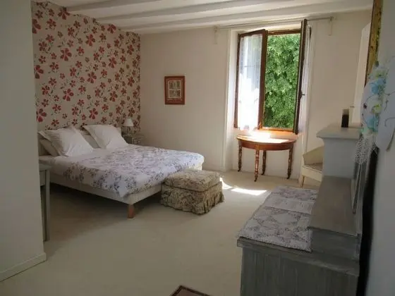 Tek Büyük Yataklı Oda (Les Fleurs)