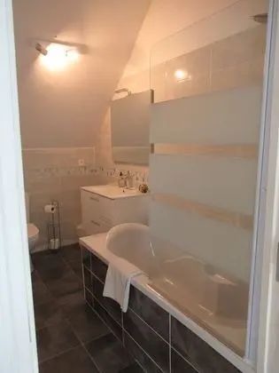 Üç Kişilik Oda (Les Oiseaux)