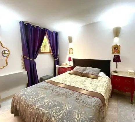 Classic Tek Büyük Yataklı Oda