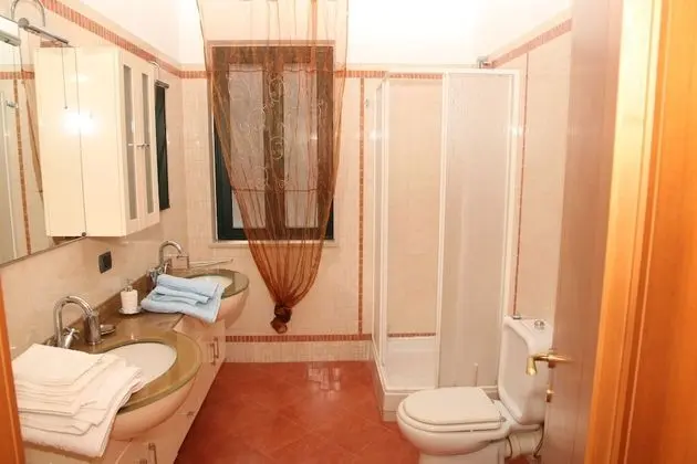 Deluxe Tek Büyük Yataklı Oda, Banyolu/Duşlu