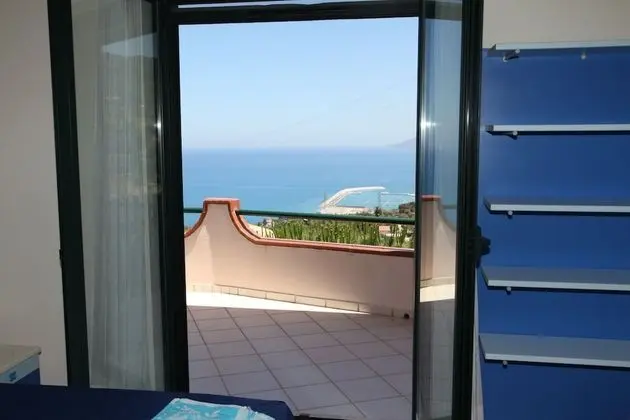 Panoramic Tek Büyük Yataklı Oda