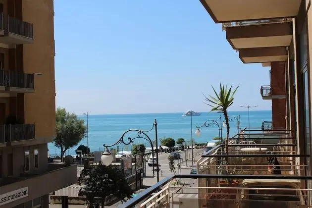 Deluxe Tek Büyük Yataklı Oda, Balkon, Deniz Manzaralı