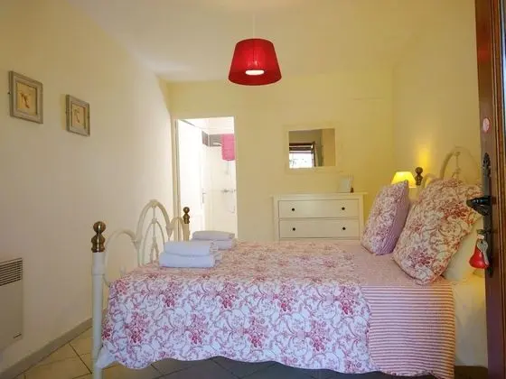 Tek Büyük Yataklı Oda, Sigara İçilmez, Bahçe Manzaralı