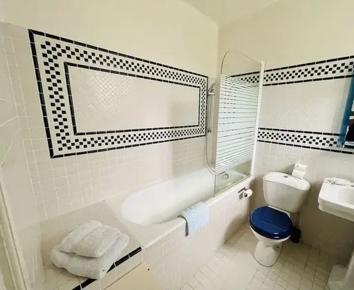 Dört Kişilik Oda, Banyolu/Duşlu