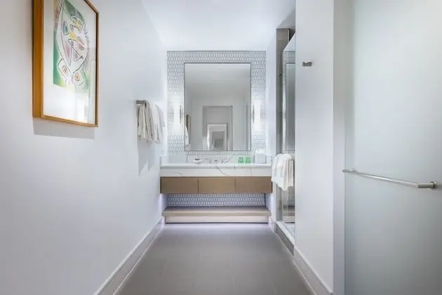 Standard Oda, 1 En Büyük (King) Boy Yatak, Şehir Manzaralı, Kule