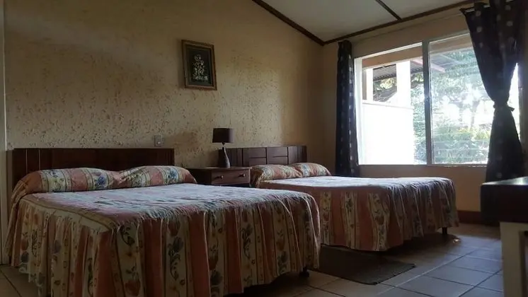 Basic Tek Büyük Yataklı Oda, 2 Çift Kişilik Yatak, Engellilere Uygun, Sigara İçilmez