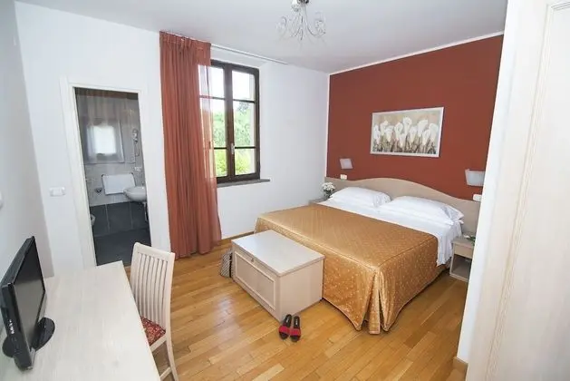 Comfort Tek Büyük Yataklı Oda, Havuz Manzaralı