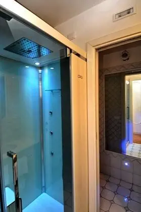 Superior Tek Büyük Yataklı Oda, Kısmi Deniz Manzaralı