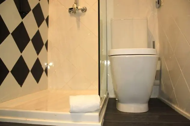 Üç Kişilik Oda, Dağ Manzaralı