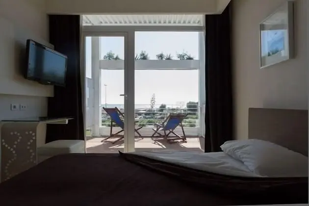 Tek Büyük veya İki Ayrı Yataklı Oda, Balkon, Deniz Manzaralı