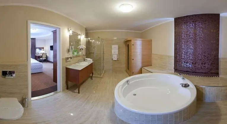 Suite in Mansion house