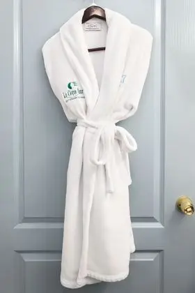 Standard Tek Büyük Yataklı Oda, Havuz Manzaralı