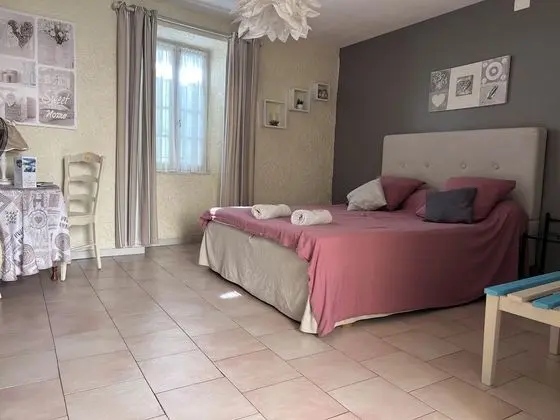 Honeymoon Tek Büyük Yataklı Oda