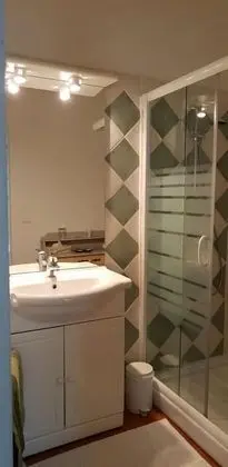 Deluxe Tek Büyük Yataklı Oda (Laurier)