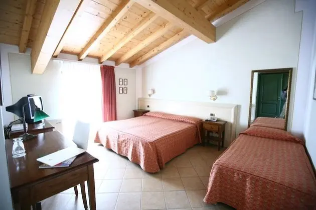 Classic Üç Kişilik Oda