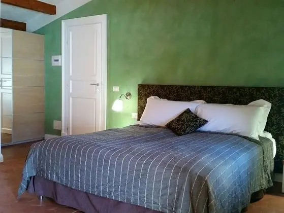 Superior Tek Büyük veya İki Ayrı Yataklı Oda, 1 Yatak Odası, Banyolu/Duşlu, Bahçe Manzaralı