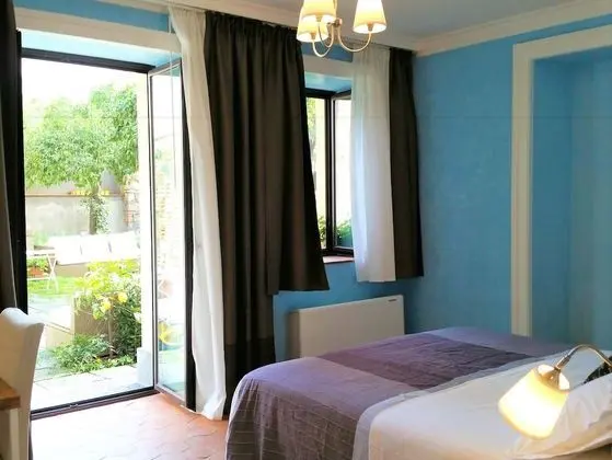 Superior Tek Büyük veya İki Ayrı Yataklı Oda, 1 Yatak Odası, Engellilere Uygun, Bahçe Manzaralı