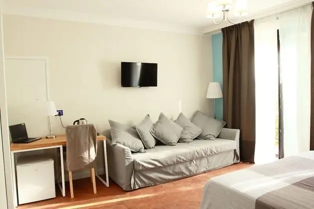 Superior Üç Kişilik Oda, 1 Yatak Odası, Banyolu/Duşlu, Bahçe Manzaralı