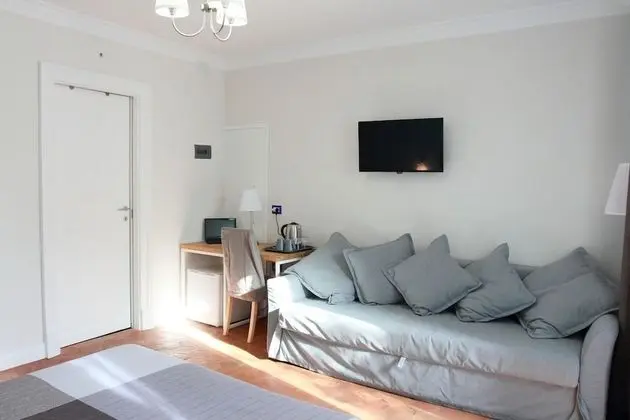 Superior Üç Kişilik Oda, 1 Yatak Odası, Banyolu/Duşlu, Bahçe Manzaralı