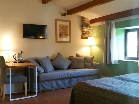 Superior Üç Kişilik Oda, 1 Yatak Odası, Banyolu/Duşlu, Bahçe Manzaralı