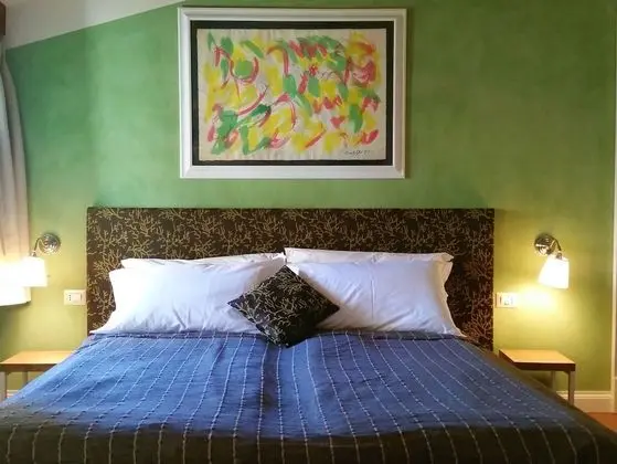 Superior Üç Kişilik Oda, 1 Yatak Odası, Banyolu/Duşlu, Bahçe Manzaralı