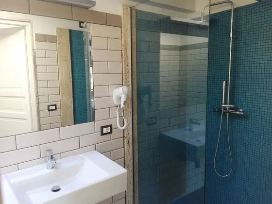 Superior Üç Kişilik Oda, 1 Yatak Odası, Banyolu/Duşlu, Bahçe Manzaralı