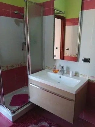 Tek Büyük Yataklı Oda, 1 Çift Kişilik Yatak, Ortak Banyo