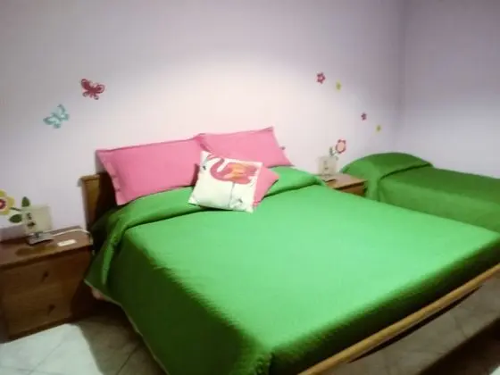 Üç Kişilik Oda, Birden Çok Yatak, Ortak Banyo, Avlu Manzaralı