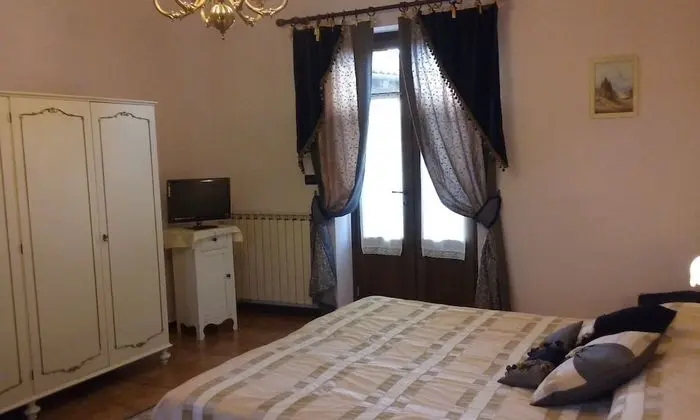 Üç Kişilik Oda