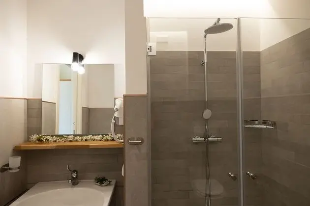 Classic Tek Büyük veya İki Ayrı Yataklı Oda