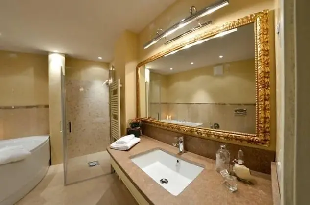 Deluxe Tek Büyük veya İki Ayrı Yataklı Oda