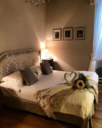 Junior Tek Büyük veya İki Ayrı Yataklı Oda