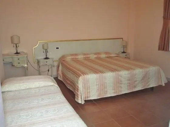 Üç Kişilik Oda, Birden Çok Yatak