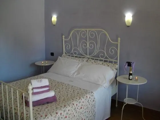 Büyük Yataklı Tek Kişilik Oda